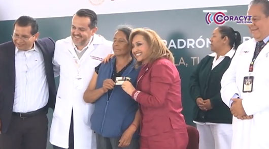 Reciben beneficiarios del IMSS Bienestar sus credenciales 