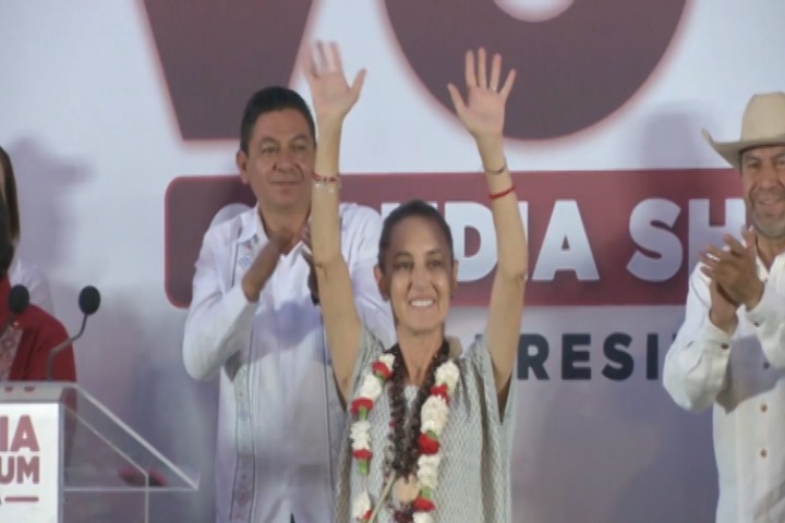 Reciben miles de tlaxcaltecas a la candidata Claudia Sheinbaum 