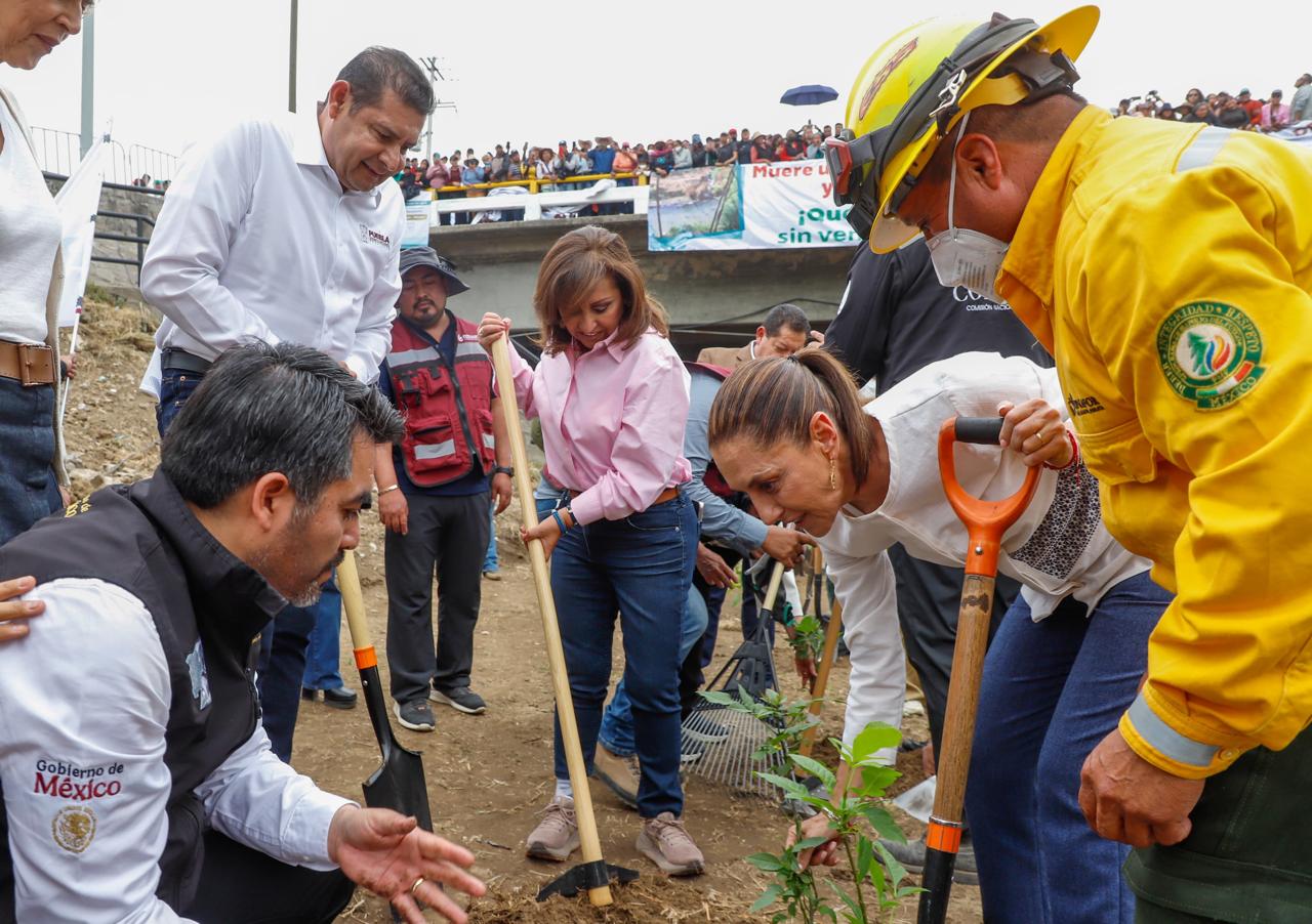 Encabezan presidenta y gobernadora Jornada de Limpieza para Saneamiento del Atoyac
