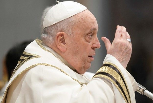 El Papa Francisco sigue en estado crítico y presenta una insuficiencia renal leve