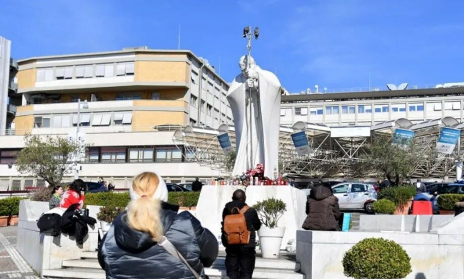 Papa Francisco en estado crítico; presenta crisis respiratoria