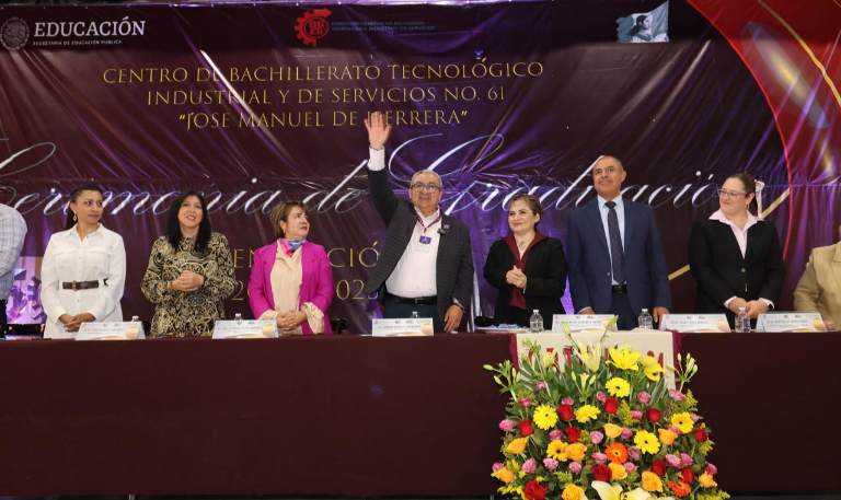 Encabeza SEPE graduación del CBTis 61 de Huamantla 