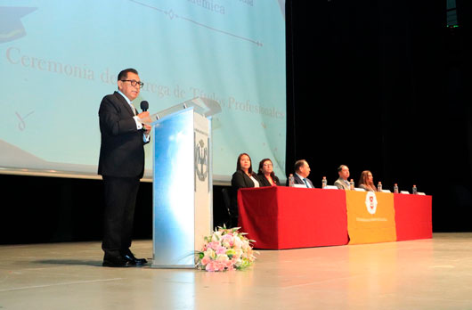 Cumple UATx con su compromiso social al entregar mil 326 títulos  de licenciatura, especialidad, maestría y doctorado 
