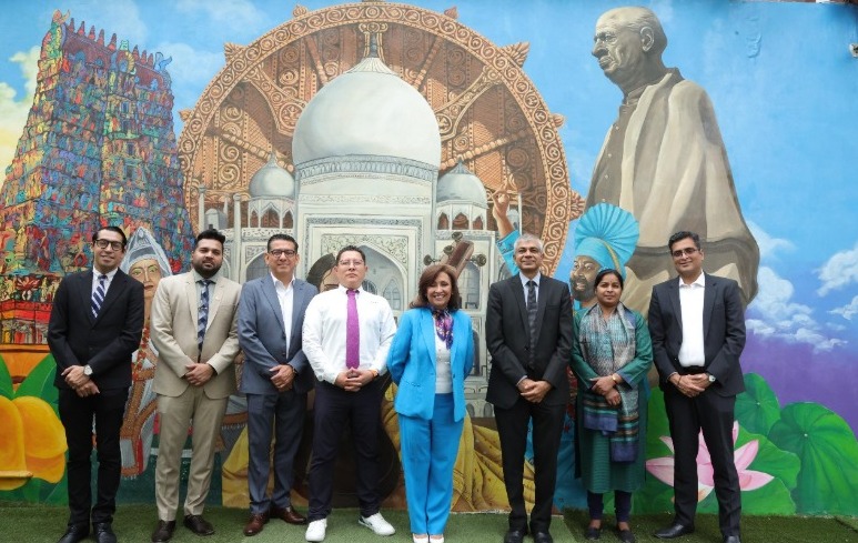 Gobernadora visita embajada de la India; concreta acercamiento con ese país