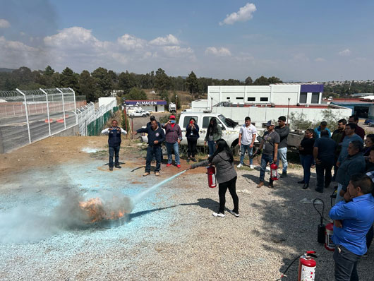 Gobierno de Tlaxcala reconoce labor de elementos de protección civil
