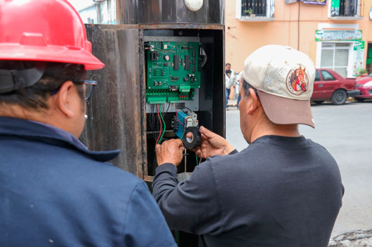 Da mantenimiento ayuntamiento de Tlaxcala a semáforos de la capital