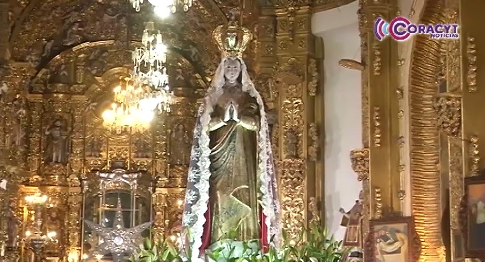 Angelina coronó a la Virgen de Ocotlán 