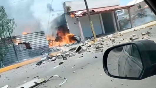 Reportan fuerte explosión en presunto taller de pirotecnia de Tultepec