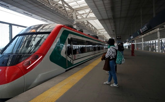 Anuncia Sheinbaum que en abril inician obras para líneas de tren de pasajeros