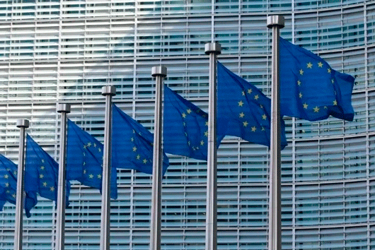 La UE multó a 15 grandes fabricantes de autos por colusión