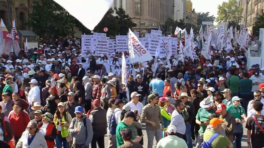 Miles llegan al Zócalo CDMX para asamblea festival de Sheinbaum