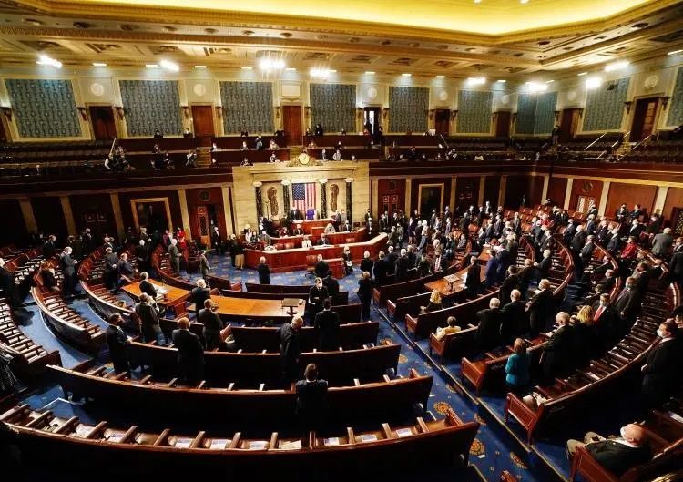 Republicanos bloquean en el Congreso impuestos a remesas