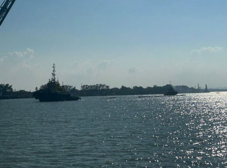 Semar contiene derrame de hidrocarburos en el Río Pantepec, Veracruz