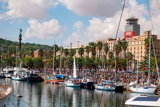  Anuncio  Mundo Zarpa desde Barcelona flotilla con casi 400 personas y ayuda rumbo a Gaza
