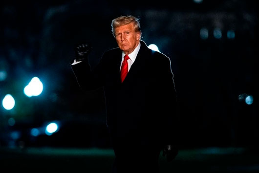Juez bloquea la congelación de subvenciones federales por parte de Trump