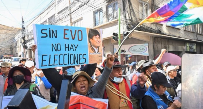 Continúan las protestas en apoyo de Evo Morelos en Bolivia
