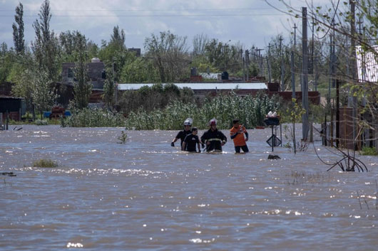Sube a 15 la cifra de muertos por temporal en Bahía Blanca, Argentina