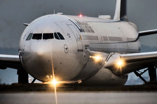 Huelga afecta a miles de pasajeros del aeropuerto de Hamburgo, en Alemania
