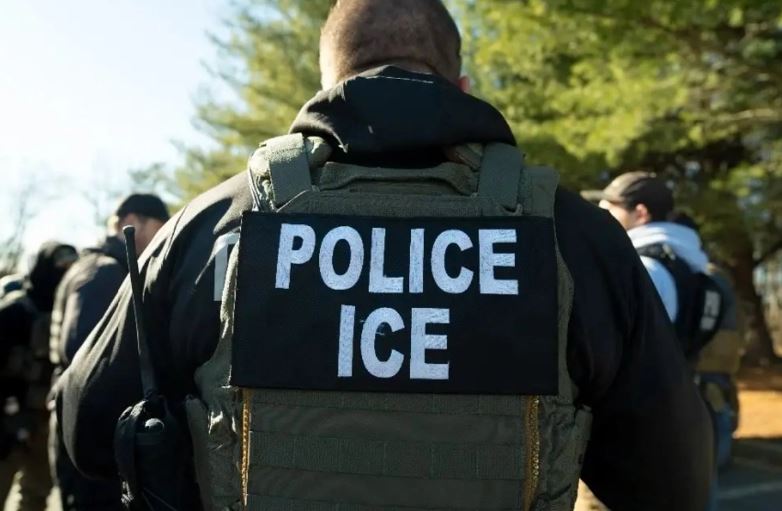 Balean a alguacil estadunidense y migrante en operativo del ICE en Los Ángeles