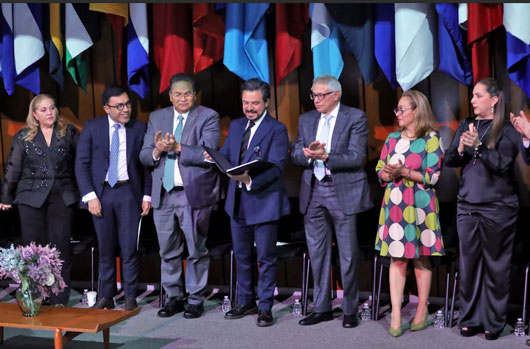 Zoé Robledo clausura Reunión Nacional del IMSS con firme compromiso hacia el futuro