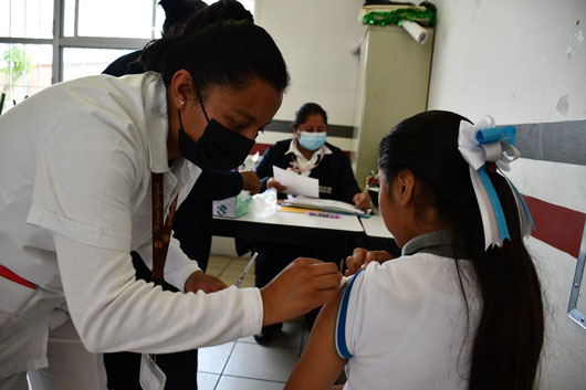 Vacunan en Tlaxcala a 12 mil 883 niñas contra Virus de Papiloma Humano