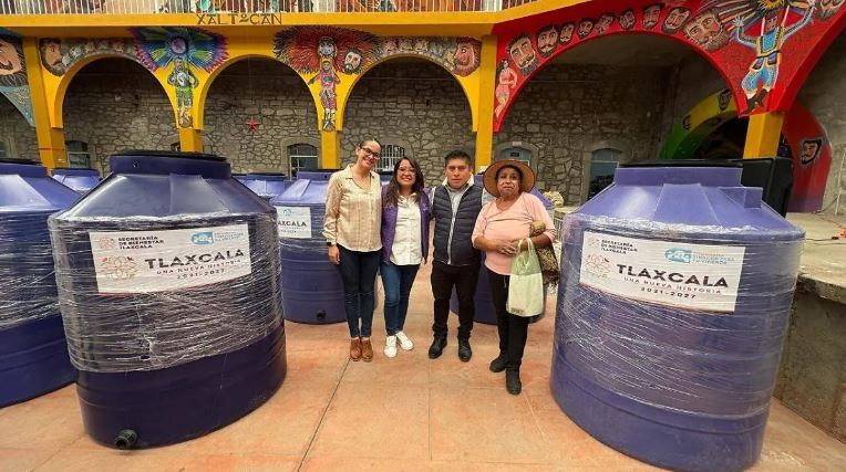 Entrega Secretaría de Bienestar 140 tinacos a familias de Tepeyanco y Xaltocan