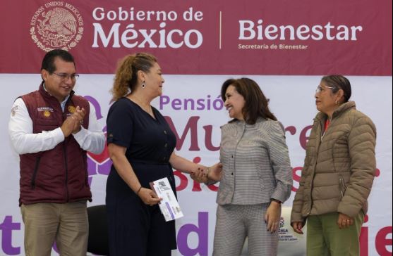 Entregan 2 mil tarjetas del programa 