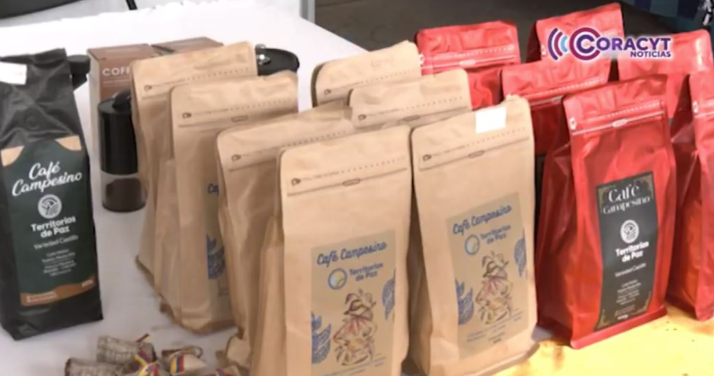 Artesanos y promotores culturales intercambian saberes en Tlaxco