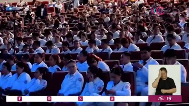 Aporta Licenciatura en Médico Cirujano honor y trascendencia social a la UATx