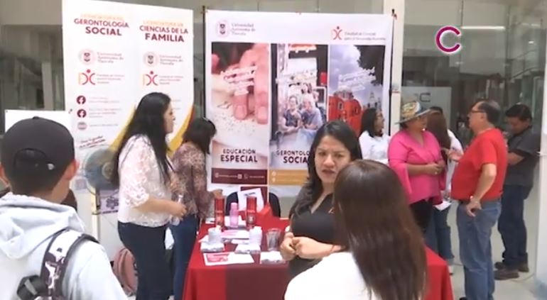 Con “Feria Profesiográfica”, la UATx mostró su oferta educativa a aspirantes 