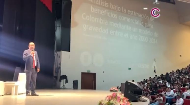 Analizan especialistas los retos de la competitividad global en Congreso de la UATx