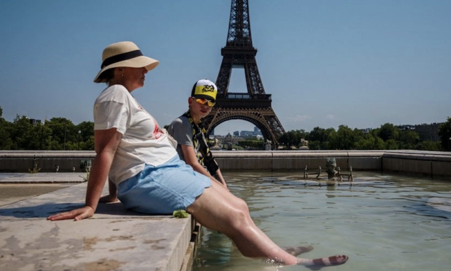 París cierra monumentos por ola de calor