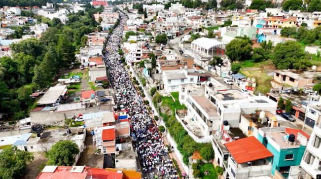 Contingentes de todo Tlaxcala marchan por la soberanía nacional