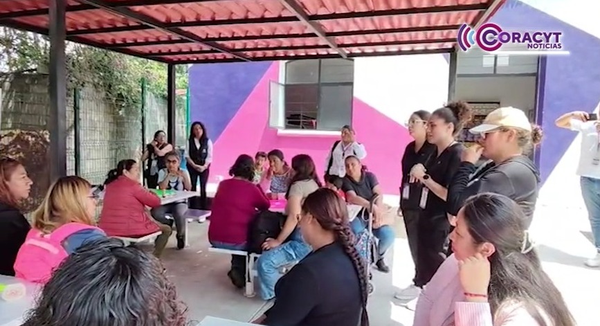 Familias de Tizatlán reciben orientación para mejorar su alimentación