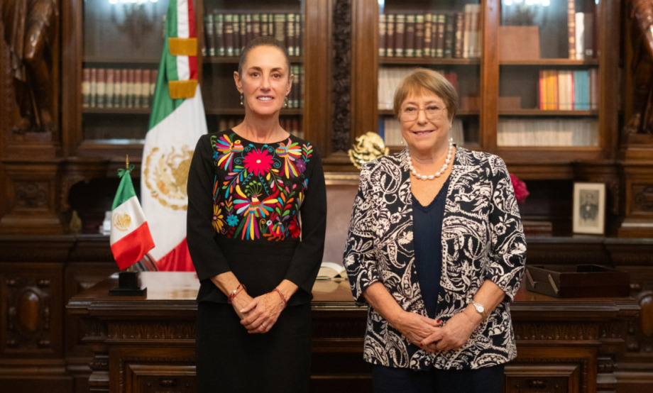Presidenta Claudia Sheinbaum recibe a Michelle Bachelet en Palacio Nacional