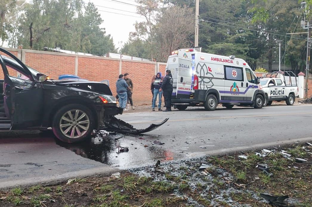 Policía y Protección Civil municipal de Tlaxcala atienden percance vial en la Loma Xicohténcatl