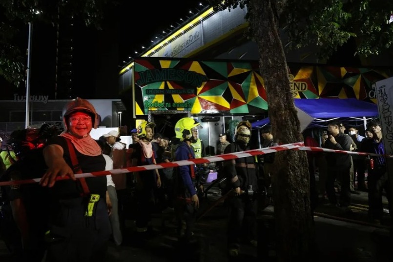 Al menos 27 personas mueren en el incendio de un bar de Bangkok