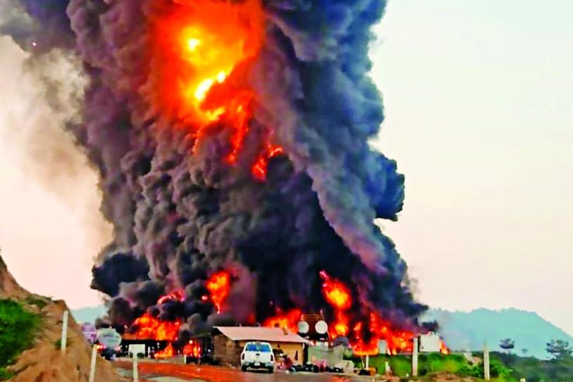 Explosiones en pozo de Pemex desatan evacuación en Veracruz