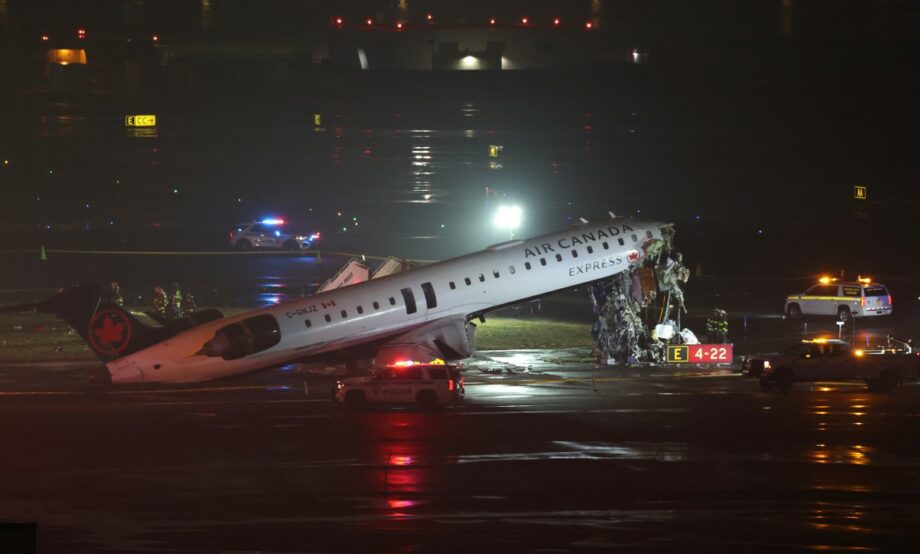 Choque de avión en aeropuerto de Nueva York deja dos fallecidos